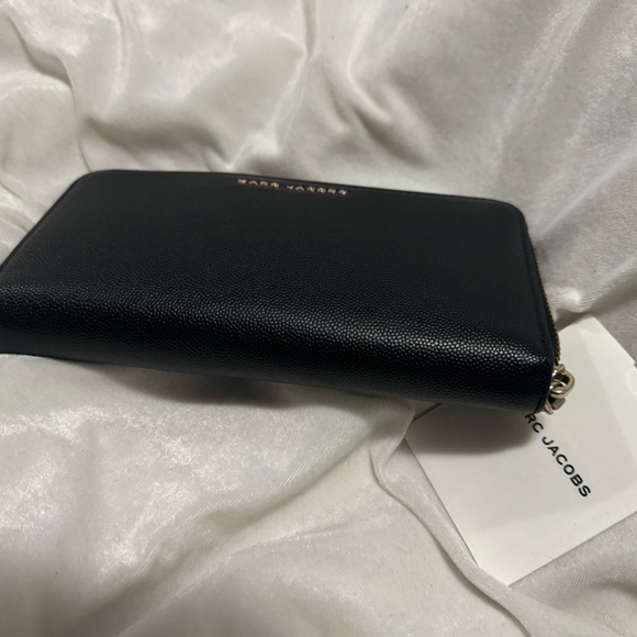 EUC ⭐️ Marc Jacobs continental wallet - Picture 5 of 6